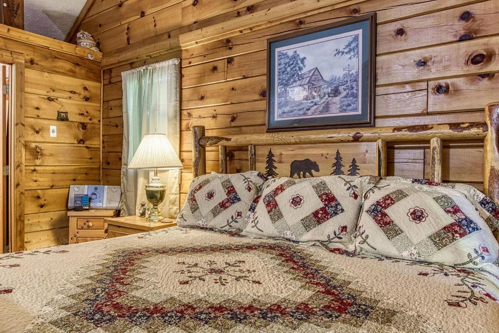 Forever Yours, Hot Tub, 1089 Of Free Attraction Tickets For Each Paid Day, Dollywood And More Pigeon Forge Exterior foto
